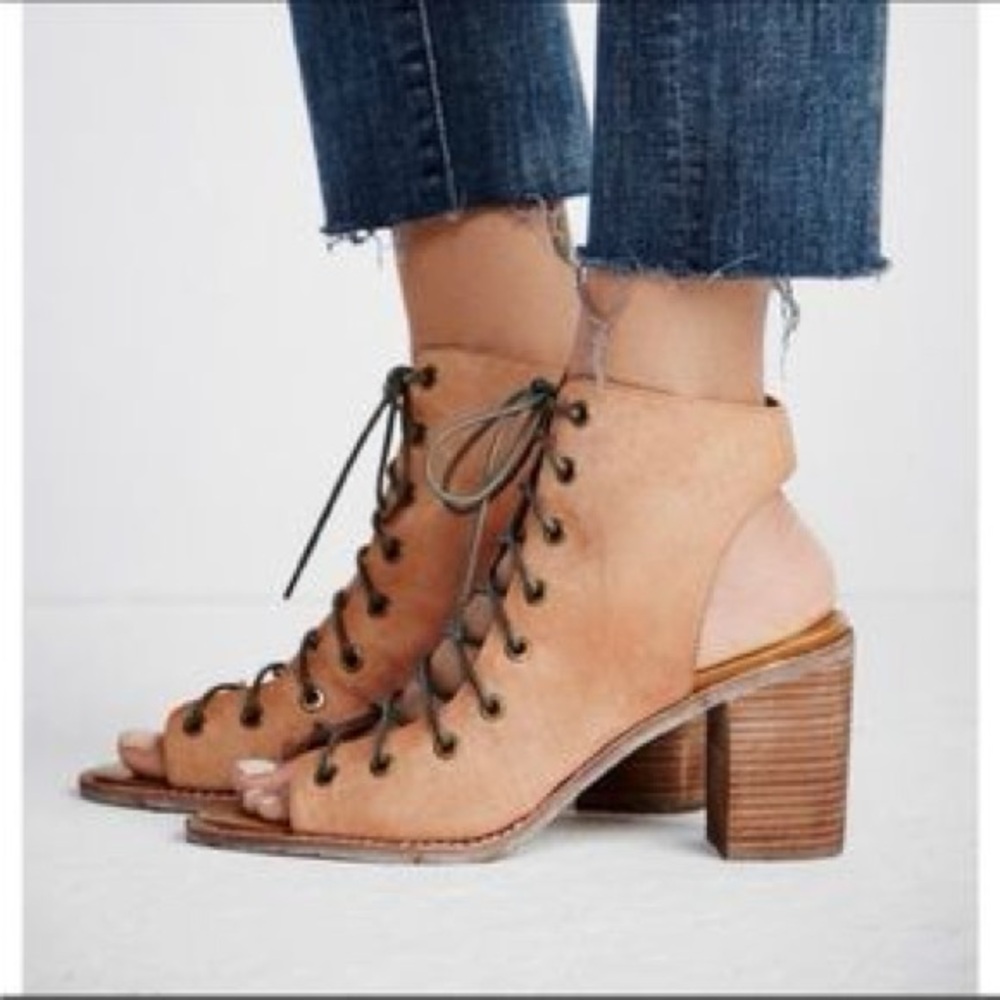 Jeffrey Campbell x Free People Stylish Tan Lace-Up Block Heel Sandals size 8